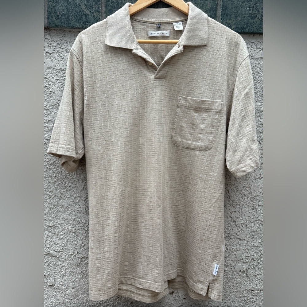 Geoffrey Beene Textured Knit Polo Men’s L Beige Tan Open Collar Chest Pocket